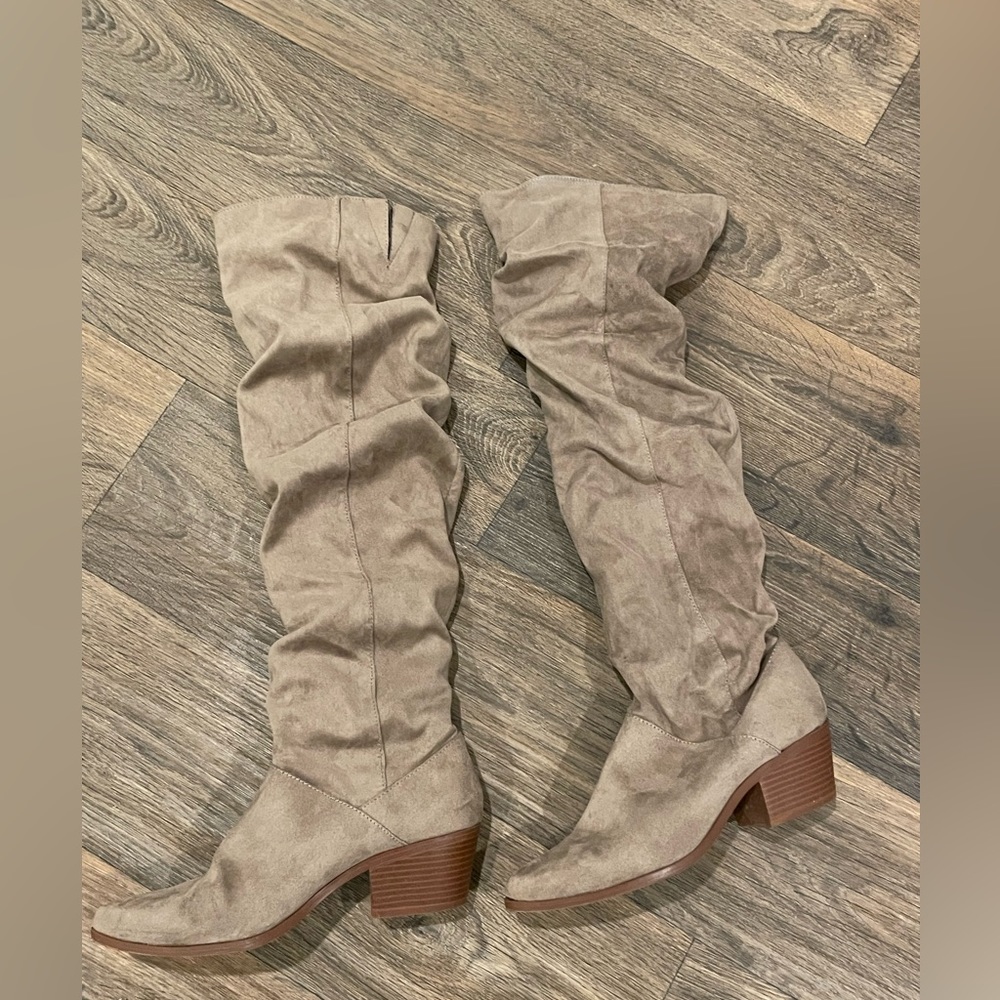 Qupid- Tan Knee High Boots- Size 8